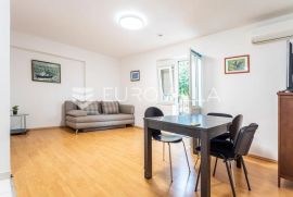 Podstrana, STROŽANAC, jednosobni apartman za dugoročni najam  40 m2, Podstrana, Wohnung