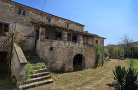 ISTRA, CEROVLJE - Starina s velikom okućnicom, Cerovlje, Σπίτι