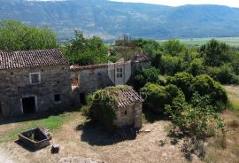 Istočna Istra, autohtona kuća za adaptaciju sa projektom, Labin, Kuća