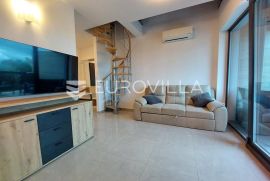 Istra, Pula, Pješčana uvala, dvosoban stan s pogledom na more, garaža, NKP 102,50 m2, Medulin, Appartement