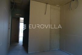 Lovran, stan u novogradnji, dvosoban s boravkom, NKP 119,55m2, Lovran, شقة