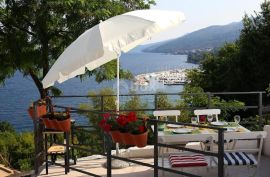 OPATIJA, CENTAR - stan s terasom i pogledom na more! PRILIKA!, Opatija, Appartment