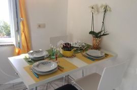 OPATIJA, CENTAR - stan s terasom i pogledom na more! PRILIKA!, Opatija, Appartment