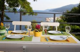 OPATIJA, CENTAR - stan s terasom i pogledom na more! PRILIKA!, Opatija, Appartment