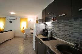 OPATIJA, CENTAR - stan s terasom i pogledom na more! PRILIKA!, Opatija, Appartment