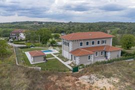 TALIJANSKA VILA ZA ODLIKAŠE, Višnjan, House