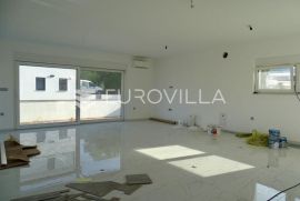 Malinska, Miholjice, obiteljska villa, NKP 153,53m2, s bazenom i pogledom na more, Malinska-Dubašnica, بيت