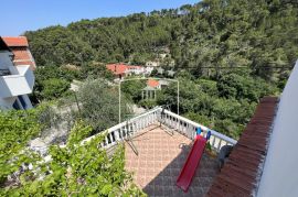 Novigrad - samostojeća kuća na zemljištu od 430m2! 250.000€, Novigrad, Haus