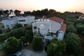 Zadar - kuća na ekskluzivnoj lokaciji! 1.099.000€, Zadar, Famiglia