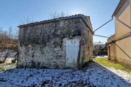 ISTRA, PIĆAN - Kamena kućica s građevinskim zemljištem, Pićan, بيت