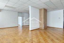 Novi Beograd - YUBC - 109m2 ID#22219, Novi Beograd, العقارات التجارية