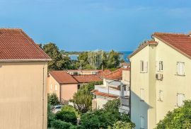 EKSKLUZIVNO, stan 200 metara od plaže sa pogledom na more, Novigrad, Stan