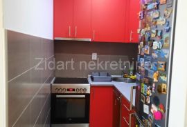 1.5 Lux stan u mirnoj ulici Mirijevo III odmah useljiv, Zvezdara, Apartamento