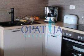 Opatija- prekrasan 2s+db s balkonom i bazenom, Opatija, Appartement