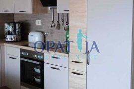 Opatija- prekrasan 2s+db s balkonom i bazenom, Opatija, Appartment