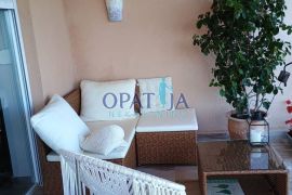 Opatija - prekrasan 2s+db s balkonom i bazenom, Opatija, Flat