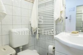 PEĆINE, 1. RED DO MORA! Renoviran stan 1S+DB s balkonom tik do plaže, Rijeka, Appartement