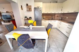 CRIKVENICA - PREKRASAN STAN U CENTRU, Crikvenica, Apartamento