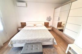 CRIKVENICA - PREKRASAN STAN U CENTRU, Crikvenica, Apartamento