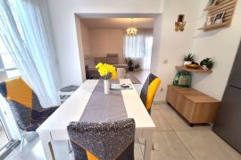 CRIKVENICA - PREKRASAN STAN U CENTRU, Crikvenica, Apartamento