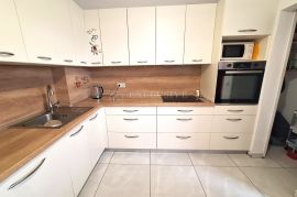 CRIKVENICA - PREKRASAN STAN U CENTRU, Crikvenica, Apartamento