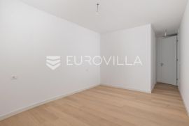 Opatija, centar, trosoban stan u novogradnji s 2 terase NKP 134 m2, Opatija, Daire