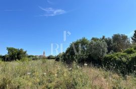 Premantura građ. zemljište blizina plaže, 1800m2 !, Medulin, Tierra