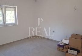 RAB-NOVOGRADNJA, 1S+DB, SPREMIŠTE I PARKING, Rab, Appartment