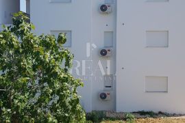 RAB-NOVOGRADNJA, 1S+DB, SPREMIŠTE I PARKING, Rab, Appartment