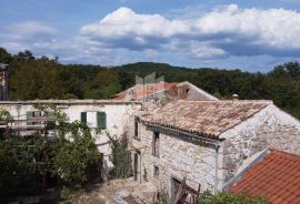 Buzet, Kuća sa započetom adaptacijom u blizini Roča !, Buzet, House