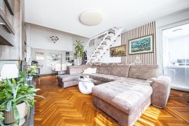 Zagreb, Ravnice, prostran dvoetažan peterosoban stan, NKP 138,19 + GPM, Zagreb, Flat