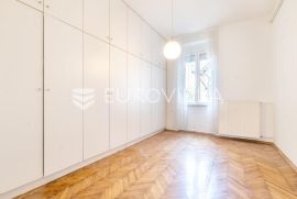 Zagreb, Centar, prekrasan trosobni građanski stan 112 m2 i vanjsko parkirno mjesto!, Zagreb, Flat