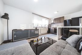 Zagreb, Trešnjevka, dvosoban novouređen stan 36,50 m2 s ostavom i parkirnim mjestom, Zagreb, Appartement