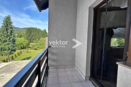 Vrbovsko, samostojeća kuća s 2.000m2 okućnice i poslovnim prostorom, Vrbovsko, Ev