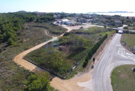 PRODAJA građevinsko poslovno zemljište 2464 m2 Pakoštane, Pakoštane, Land