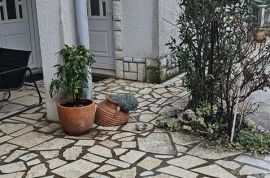 OPATIJA, IKA - stan u prizemlju s bazenom i pogledom na more! PRILIKA!, Opatija - Okolica, Διαμέρισμα