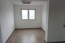 Izdajem poslovni prostor preko puta Sajma, Savski Venac, Commercial property