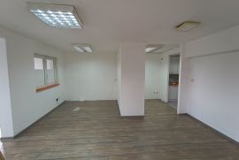 Izdajem poslovni prostor preko puta Sajma, Savski Venac, Commercial property