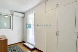 MURTER, samostojeća kuća, 2 apartmana, vrt, mirna lokacija, Murter, Ev