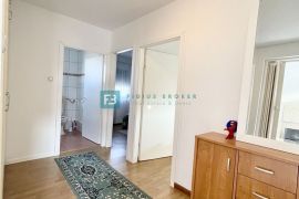 MURTER, samostojeća kuća, 2 apartmana, vrt, mirna lokacija, Murter, Σπίτι