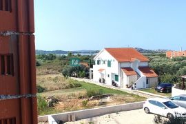 VODICE, novogradnja, 350 m od plaže, 2. kat, pogled na more, Vodice, Apartamento