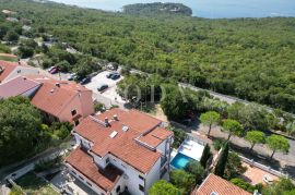 Dramalj kuća sa više stambenih jedinica, Crikvenica, House