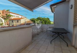 Istra, Novigrad, opremljen stan u centru grada !, Novigrad, Apartamento