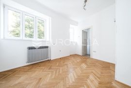 Zagreb, Pantovčak, 3 sobni poslovni prostor, na 2. katu, 58 m2, Zagreb, Commercial property