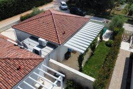 Prizemnica sa bazenom na dobroj lokaciji, Novigrad, Istra, Novigrad, House