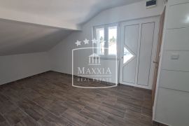 Sabunike - kuća 247m2, 750m od mora! 459000€, Privlaka, Haus