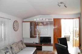 Maslenica - 2 apartmana bazen uređena okućnica! 249000€, Jasenice, Haus