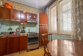 RIJEKA, DONJA VEŽICA -2SKL, 2.kat, novija fasada, Rijeka, Apartamento