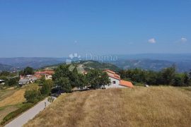 IZVRSNA PARCELA S GRAĐEVINSKOM DOZVOLOM I PREKRASNIM POGLEDOM, Pazin - Okolica, Terrain