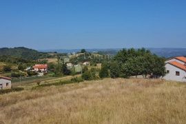 IZVRSNA PARCELA S GRAĐEVINSKOM DOZVOLOM I PREKRASNIM POGLEDOM, Pazin - Okolica, Zemljište